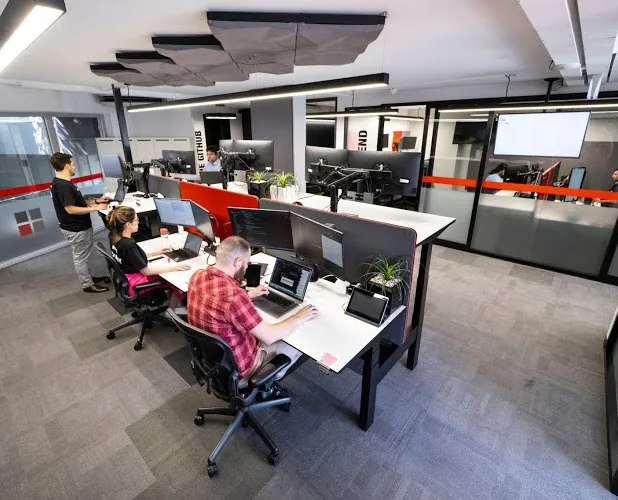 Working together is always better, we have a great workplace with a lot of cool tech, sit-down stand-up workstations and a great vibe! The feedback from the developers about our office is really awesome (we have about 50 at SSW)